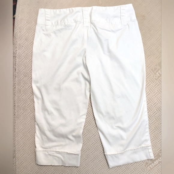 Like New White Capris - Picture 3 of 7
